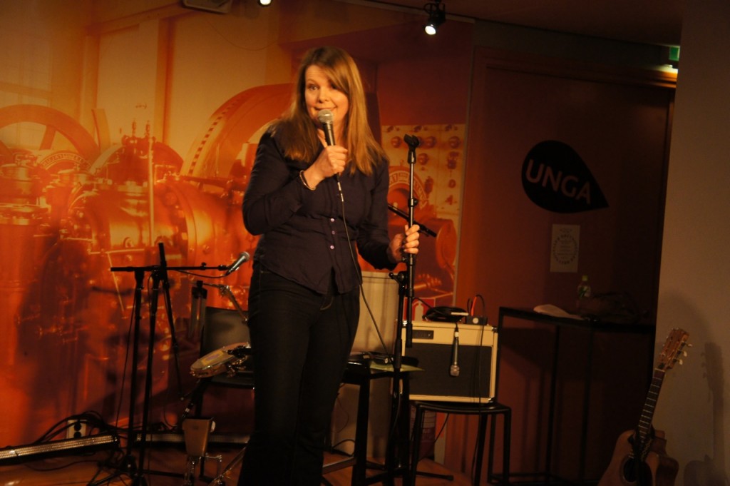 Maggan Hammar med sin mix av Spoken Word, komedi och skådespeleri